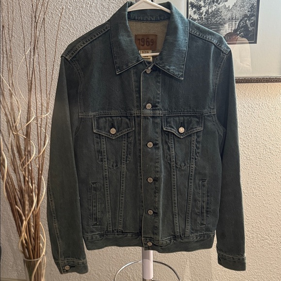 Levi's Men's Dark Gray Denim Jacket - Picture 1 of 4